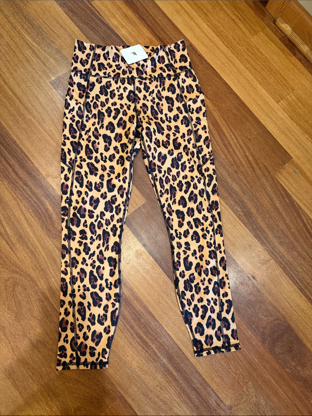 Fabletics Oasis 7/8 Leopard Print Leggings in Tan and Black